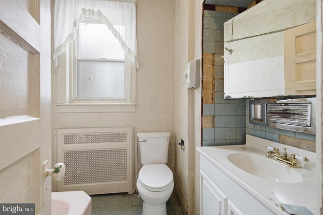 822 E WOODLAWN ST, Philadelphia, PA 19138