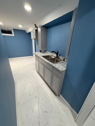 21 Simmons Ave, Brockton, MA 02301