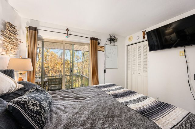 722 W Kilgore Road 301, Kalamazoo, MI 49008