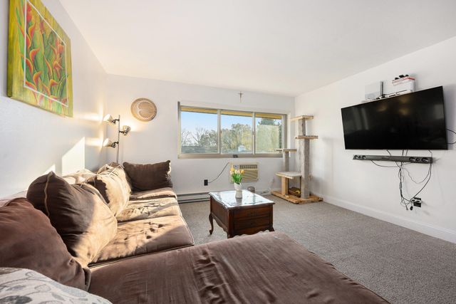 722 W Kilgore Road 301, Kalamazoo, MI 49008