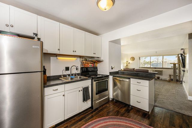 722 W Kilgore Road 301, Kalamazoo, MI 49008