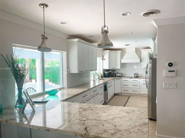 2932 NE 36th St, Lighthouse Point, FL 33064