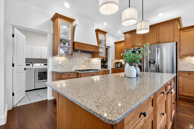 1882 W OLD FORT CIR, Farmington, UT 84025