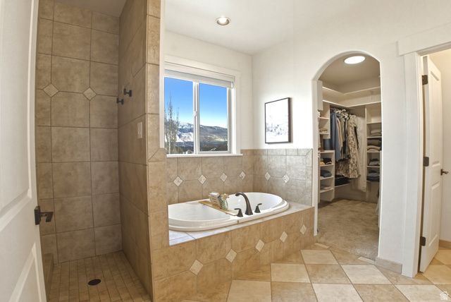 1882 W OLD FORT CIR, Farmington, UT 84025