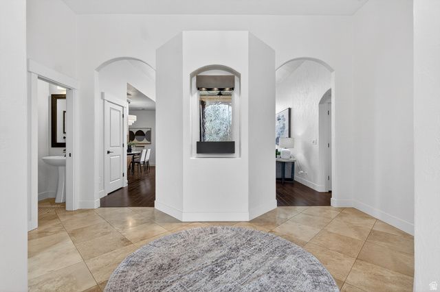 1882 W OLD FORT CIR, Farmington, UT 84025