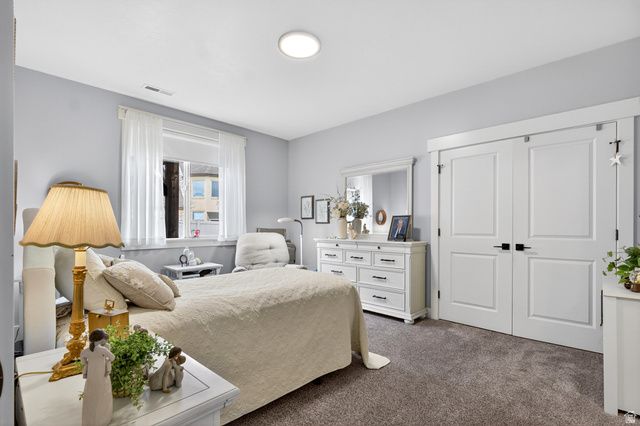 1882 W OLD FORT CIR, Farmington, UT 84025