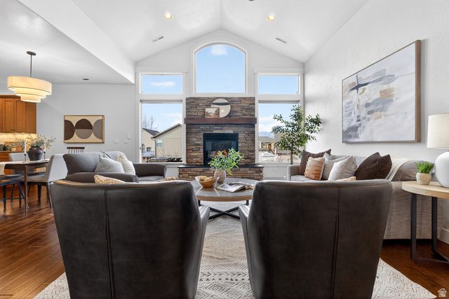 1882 W OLD FORT CIR, Farmington, UT 84025