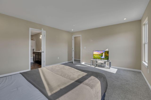 7490 Sugarbark Court, Canal Winchester, OH 43110