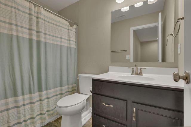 7490 Sugarbark Court, Canal Winchester, OH 43110