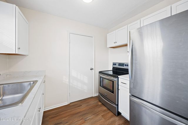 5206 Rookwood Ave, Louisville, KY 40218