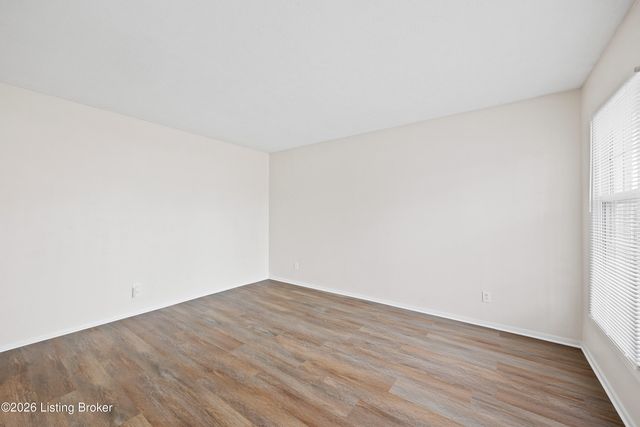 5206 Rookwood Ave, Louisville, KY 40218