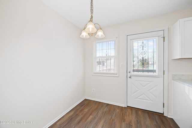 5206 Rookwood Ave, Louisville, KY 40218