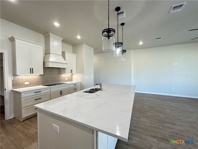 130 Lasso Loop, Lorena, TX 76655