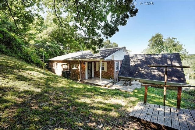 598 John Street, St Albans, WV 25177