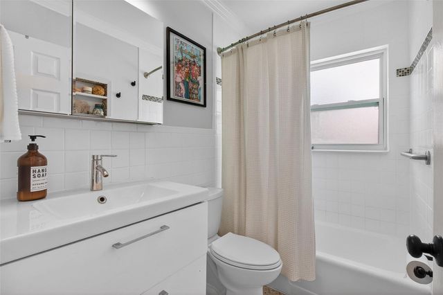 5214 25TH AVENUE N, St Petersburg, FL 33710