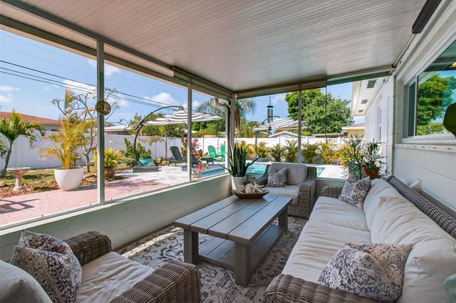 5214 25TH AVENUE N, St Petersburg, FL 33710