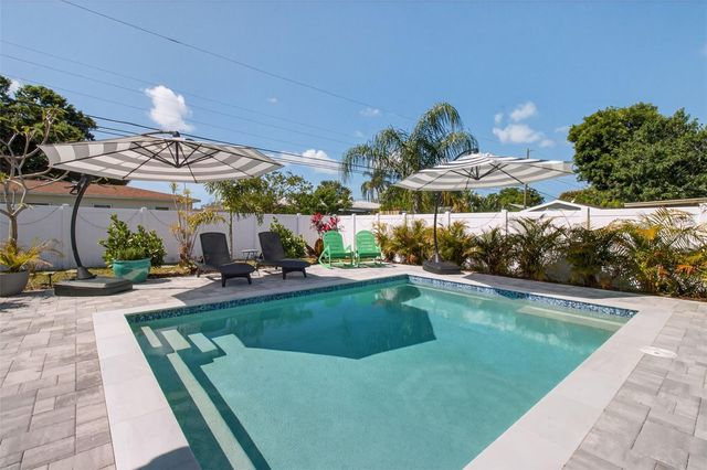 5214 25TH AVENUE N, St Petersburg, FL 33710