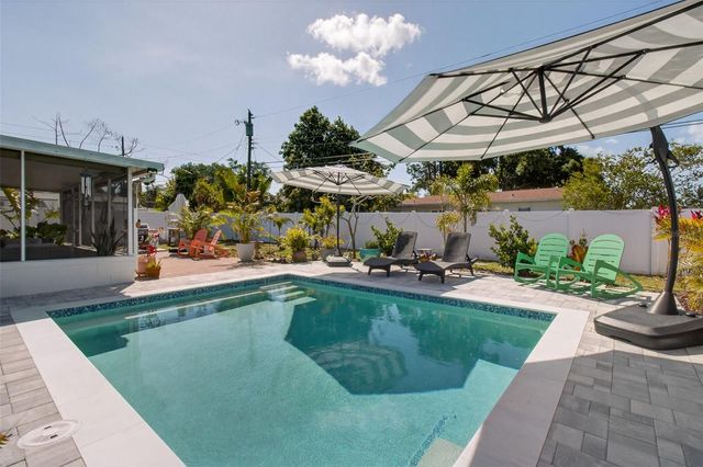 5214 25TH AVENUE N, St Petersburg, FL 33710