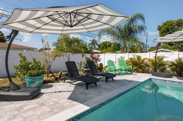 5214 25TH AVENUE N, St Petersburg, FL 33710