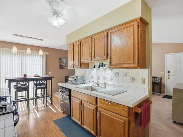 7652 Woodview Drive, Waterford Twp, MI 48327