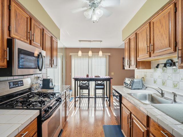 7652 Woodview Drive, Waterford Twp, MI 48327