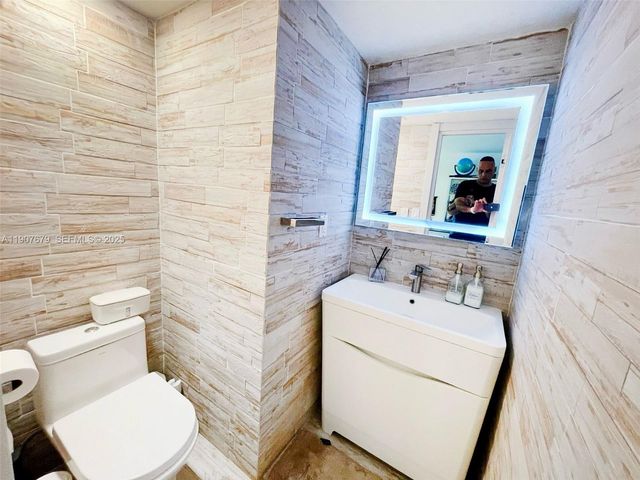 20444 NE 34th Court 12, Aventura, FL 33180