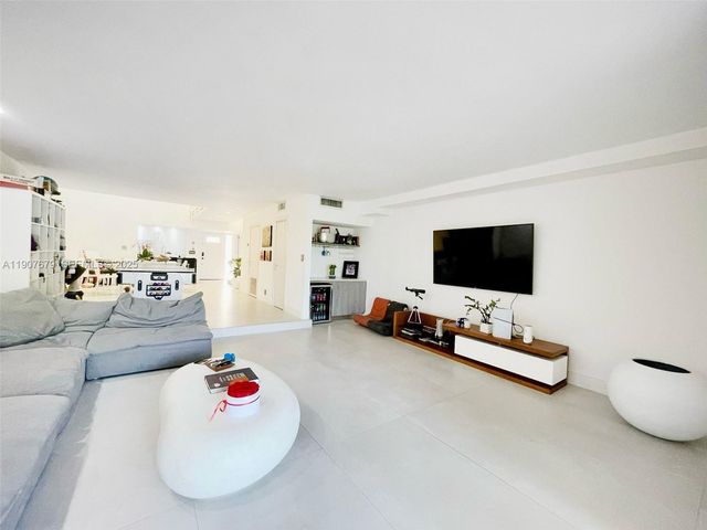20444 NE 34th Court 12, Aventura, FL 33180