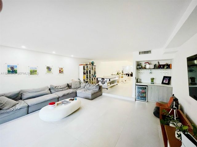20444 NE 34th Court 12, Aventura, FL 33180