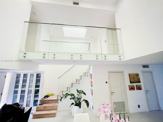 20444 NE 34th Court 12, Aventura, FL 33180