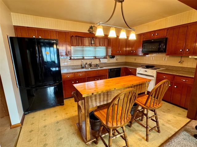 3651 DELMAR Drive, Millcreek, PA 16506