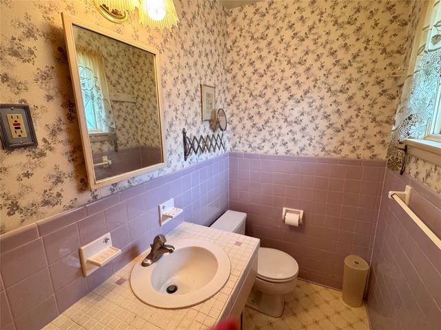 3651 DELMAR Drive, Millcreek, PA 16506