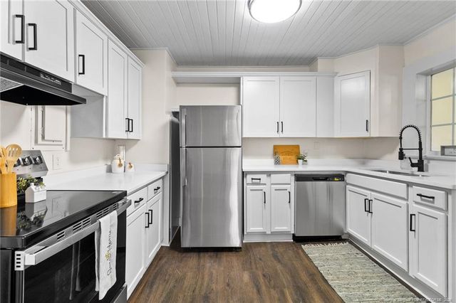 704 S Elm Avenue, Dunn, NC 28334