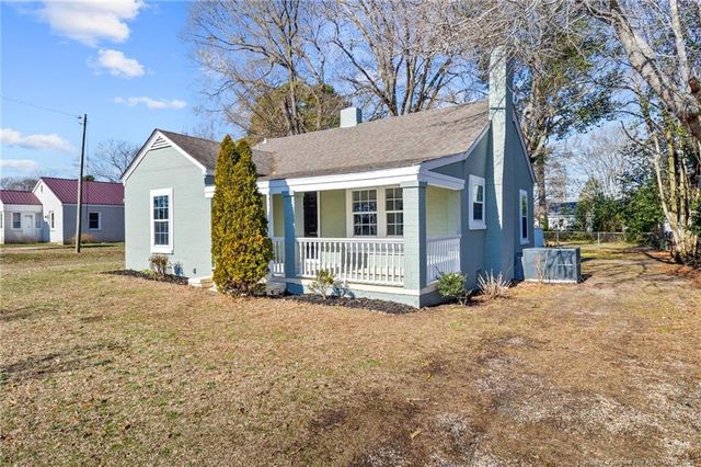 704 S Elm Avenue, Dunn, NC 28334