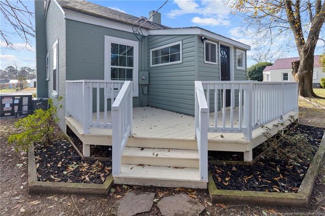 704 S Elm Avenue, Dunn, NC 28334