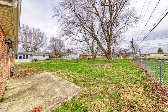 1304 Douglas Lane, Anderson, IN 46017