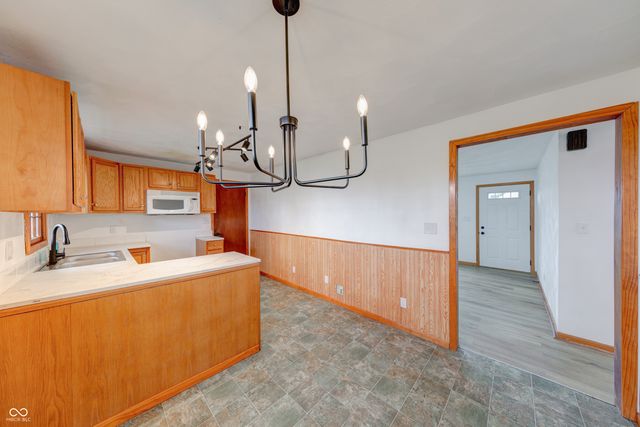 1304 Douglas Lane, Anderson, IN 46017