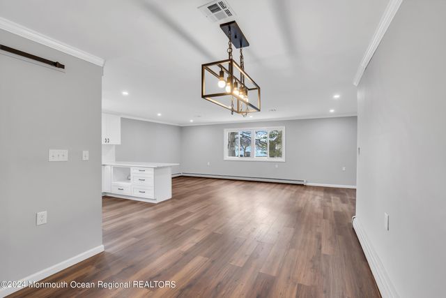 8 Venezia Street, Toms River, NJ 08757