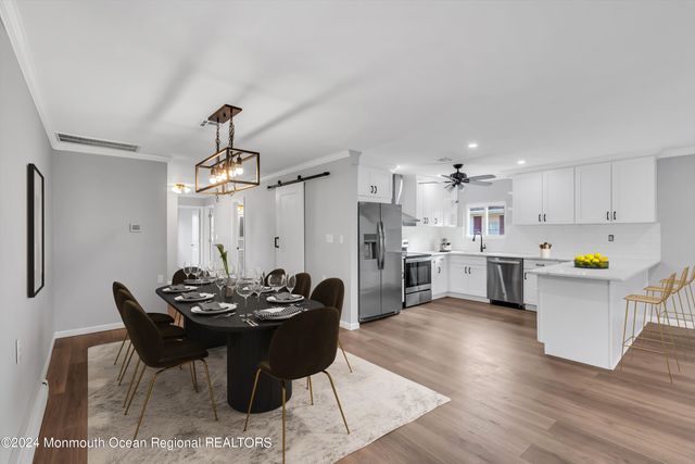 8 Venezia Street, Toms River, NJ 08757