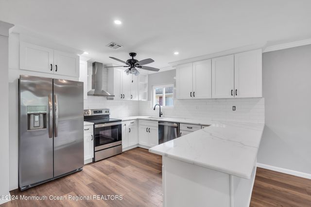 8 Venezia Street, Toms River, NJ 08757