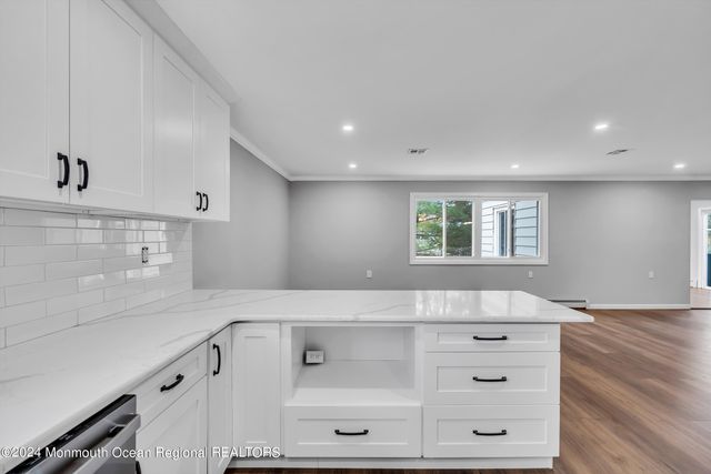 8 Venezia Street, Toms River, NJ 08757