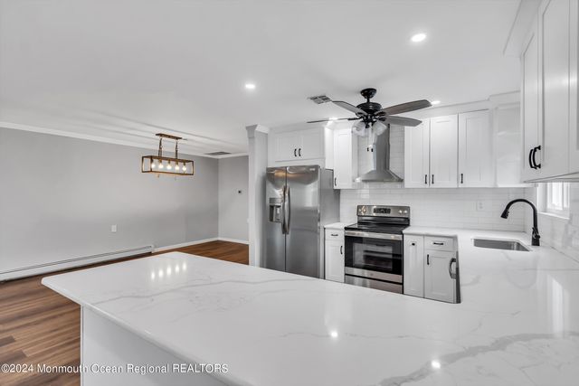 8 Venezia Street, Toms River, NJ 08757