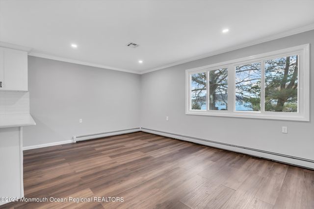 8 Venezia Street, Toms River, NJ 08757