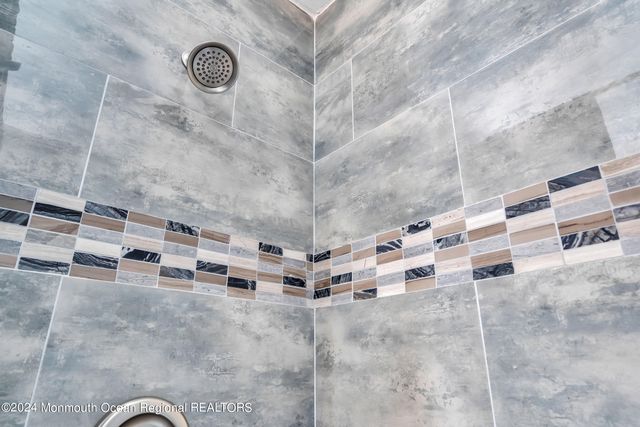 8 Venezia Street, Toms River, NJ 08757