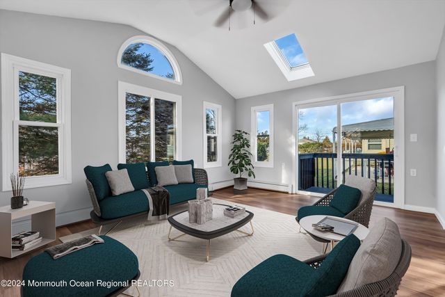 8 Venezia Street, Toms River, NJ 08757