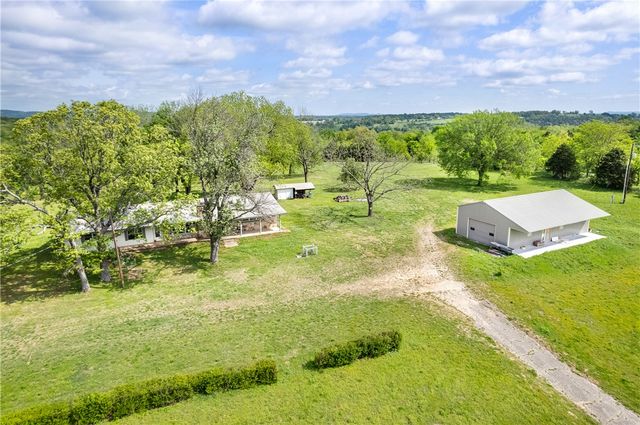 3648 and 3644 W Highway 62, Berryville, AR 72616