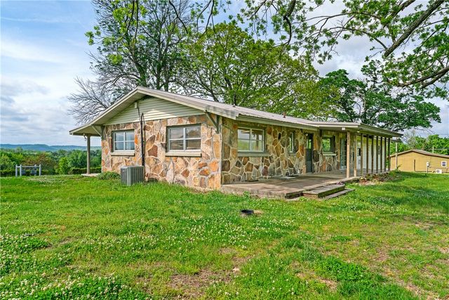 3648 and 3644 W Highway 62, Berryville, AR 72616