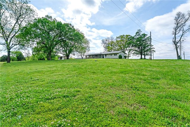 3648 and 3644 W Highway 62, Berryville, AR 72616
