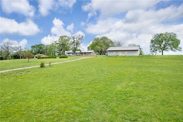 3648 and 3644 W Highway 62, Berryville, AR 72616