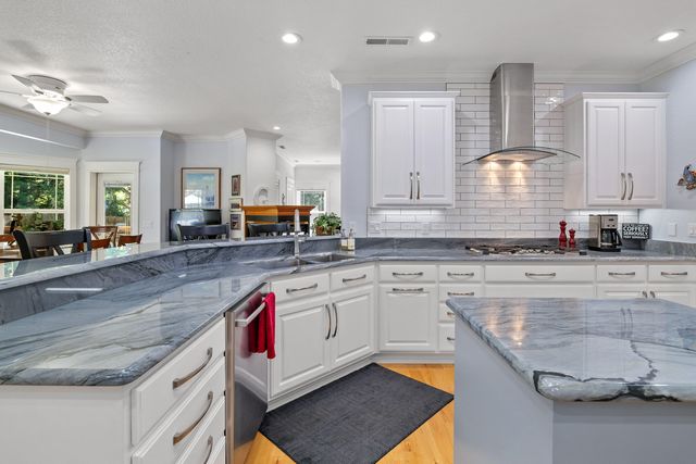 449 S Espey Road, Grants Pass, OR 97527