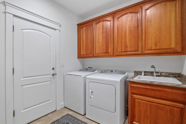 449 S Espey Road, Grants Pass, OR 97527